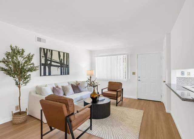 Property at 5660 Calmor Ave #4, San Jose, CA 95123, 2 beds, 1 bath