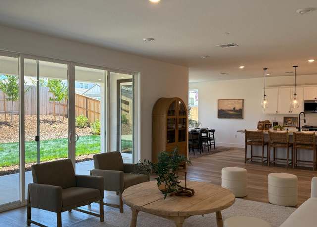 Property at 2896 Knightsbridge Ln, Roseville, CA 95747, 4 beds, 3.5 baths
