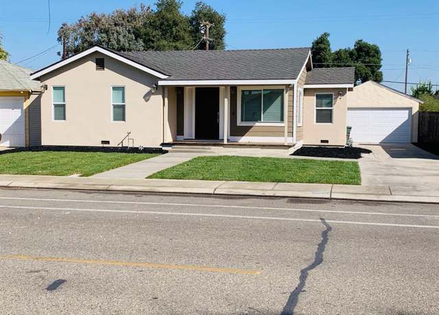 Property at 2118 6th St, Hughson, CA 95326, 2 beds, 2 baths