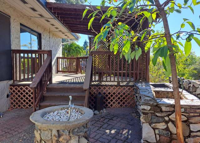 Property at 225 Flood Rd, Auburn, CA 95603, 3 beds, 2 baths