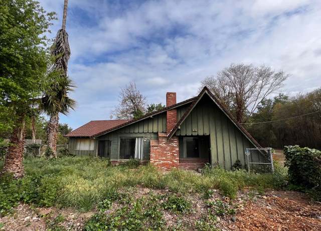 Property at 11337 El Pomar Ave, Waterford, CA 95386, 3 beds, 2 baths