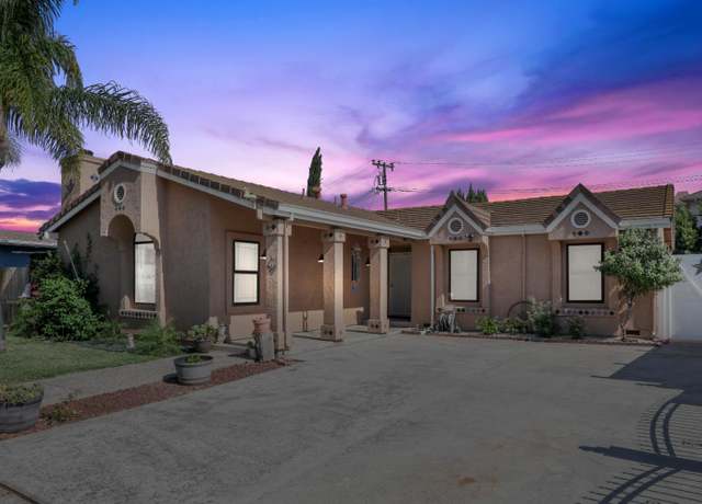 Property at 318 Portola Way, Tracy, CA 95376, 3 beds, 2 baths