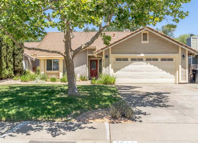 Property at 2615 Muirfield Dr, Lincoln, CA 95648, 3 beds, 2 baths