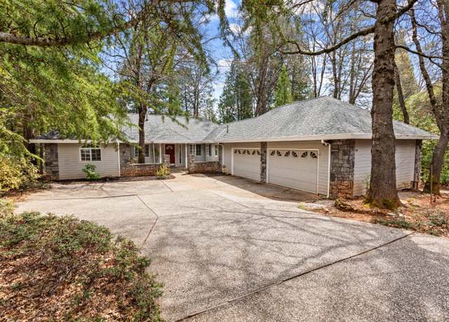 Property at 129 Buckingham Ct, Grass Valley, CA 95949, 3 beds, 2.5 baths