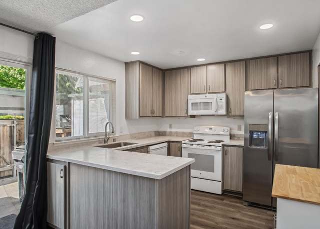 Property at 8903 Salmon Falls Dr Unit B, Sacramento, CA 95826, 4 beds, 2.5 baths