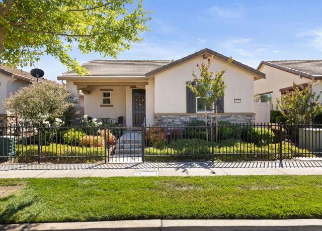 Property at 4036 Hovnanian Dr, Sacramento, CA 95834, 2 beds, 2 baths