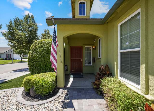 Property at 2347 Portsmouth Dr, Lodi, CA 95242, 4 beds, 2 baths