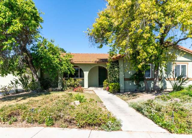 Property at 373 Foxmeadow Way, Los Banos, CA 93635, 4 beds, 2 baths