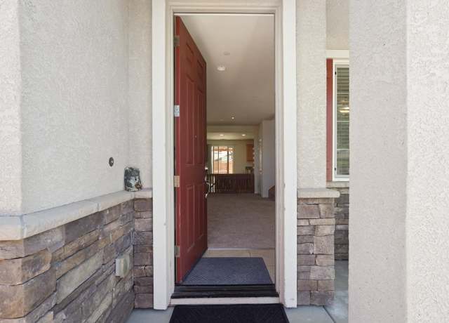Property at 692 Arlene Ct, Galt, CA 95632, 4 beds, 2.5 baths