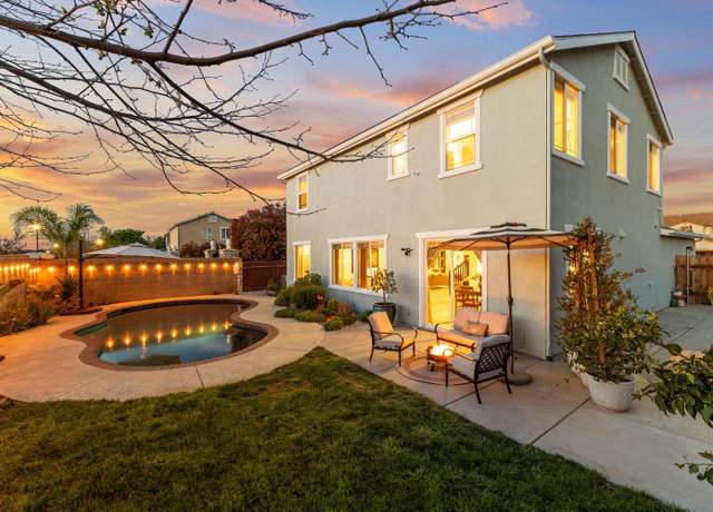 Property at 1566 Garnet Way, Olivehurst, CA 95961, 3 beds, 2.5 baths