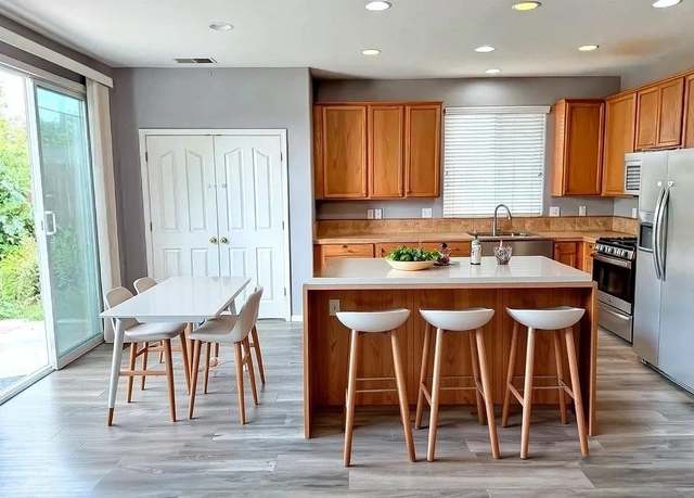 Property at 209 Elgin Ave, Lodi, CA 95240, 3 beds, 2 baths