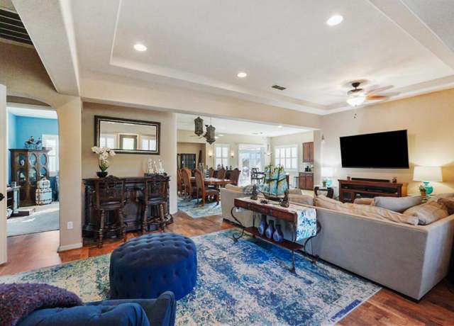 Property at 228 Northampton Way, Newman, CA 95360, 3 beds, 2 baths
