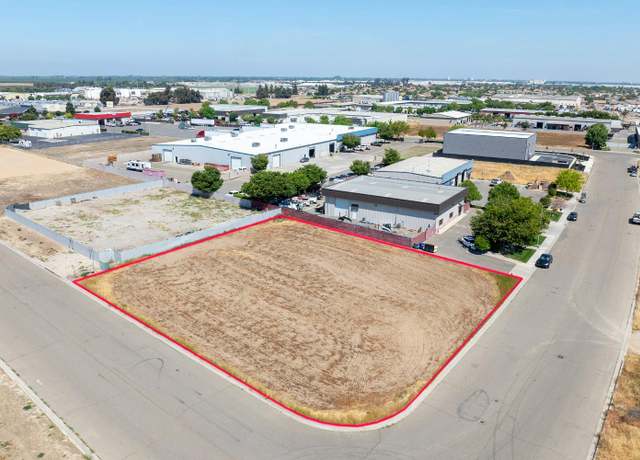 Property at 1111 Premier Dr, Ceres, CA 95307