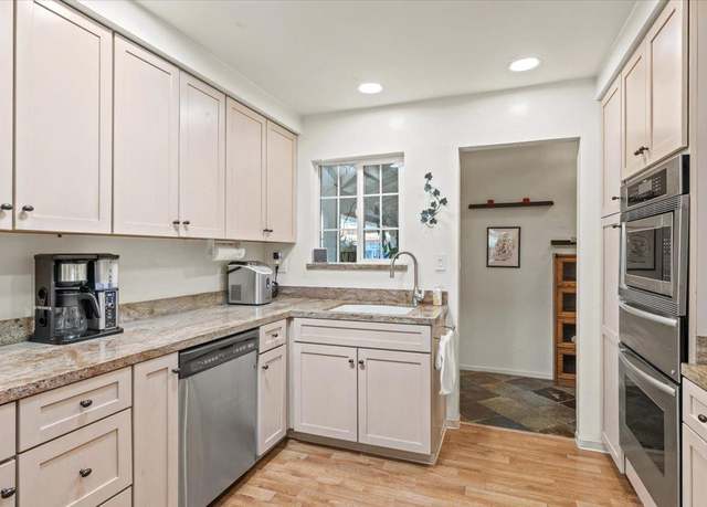Property at 7230 Linda Sue Way, Citrus Heights, CA 95621, 3 beds, 2 baths