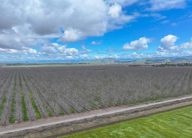 Property at 18995 Avenue 232, Lindsay, CA 93247