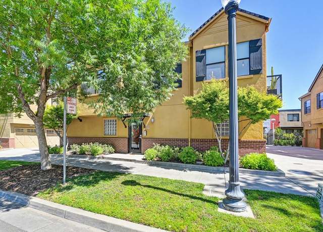 Property at 2117 S St #204, Sacramento, CA 95816, 2 beds, 2 baths