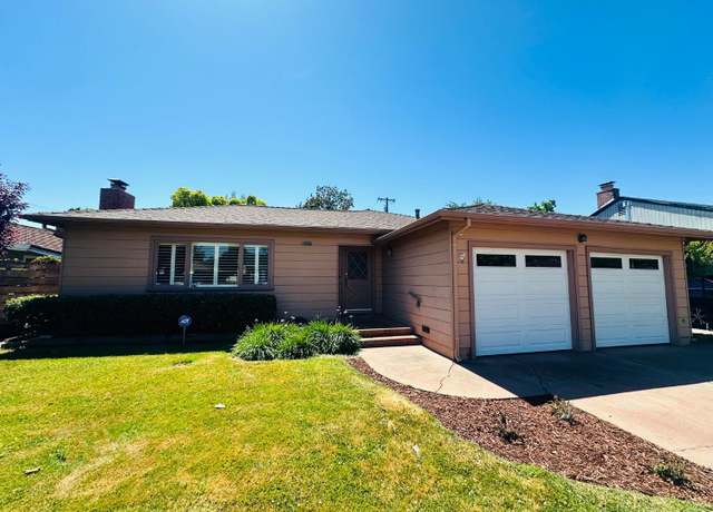 Property at 1112 S Country Club Blvd, Stockton, CA 95204, 3 beds, 2 baths