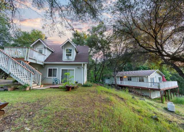 Property at 16310 Dry Creek Ln, Grass Valley, CA 95949, 4 beds, 3 baths