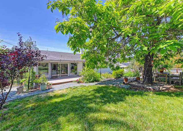 Property at 17725 Lake Forest Dr, Penn Valley, CA 95946, 3 beds, 2 baths