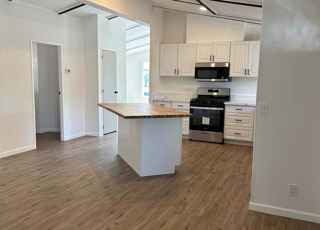 Property at 6706 Tam O'shanter Dr #112, Stockton, CA 95210, 3 beds, 2 baths