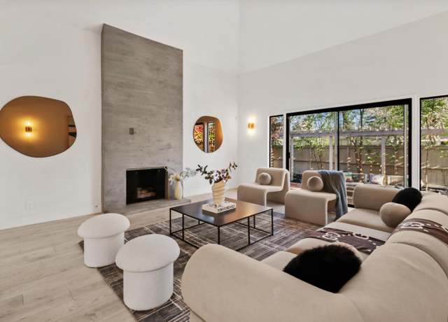 Property at 801 Commons Dr, Sacramento, CA 95825, 3 beds, 2 baths