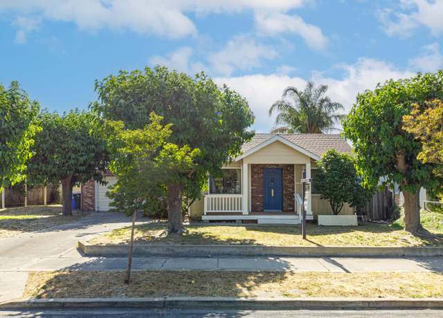 Property at 221 N Grant Ave, Manteca, CA 95336, 3 beds, 2.5 baths