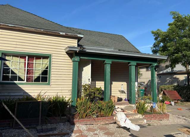 Property at 904 Searchlight Ave, Stockton, CA 95205, 2 beds, 1.5 baths