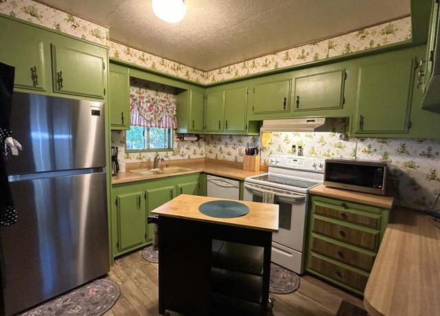 Property at 21 Olga Way, Roseville, CA 95661, 2 beds, 2 baths