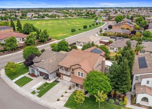 Property at 1734 Bandoni Ln, Manteca, CA 95337, 4 beds, 3.5 baths