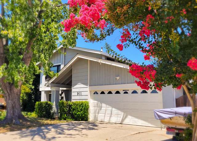 Property at 911 Green Moss Dr, Sacramento, CA 95831, 3 beds, 2.5 baths
