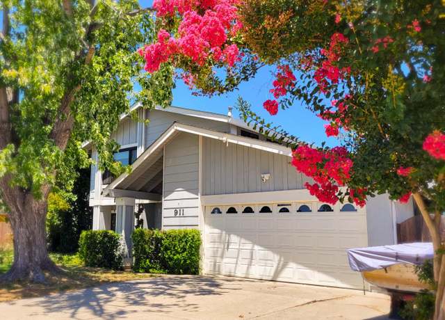 Property at 911 Green Moss Dr, Sacramento, CA 95831, 3 beds, 2.5 baths