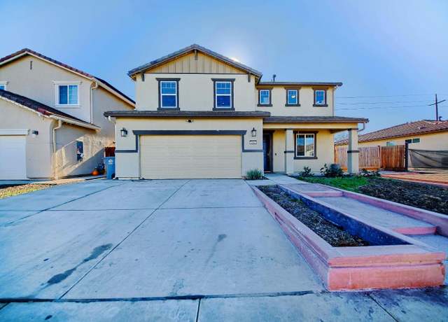 Property at 2045 Edwards St, Los Banos, CA 93635, 5 beds, 3.5 baths