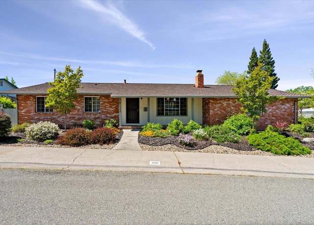 Property at 300 James Dr, Roseville, CA 95678, 4 beds, 2 baths