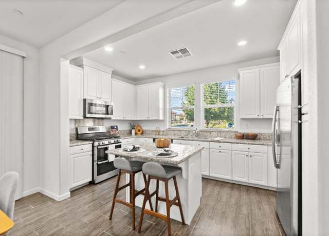 Property at 1044 Essington Ln, Roseville, CA 95747, 3 beds, 2.5 baths
