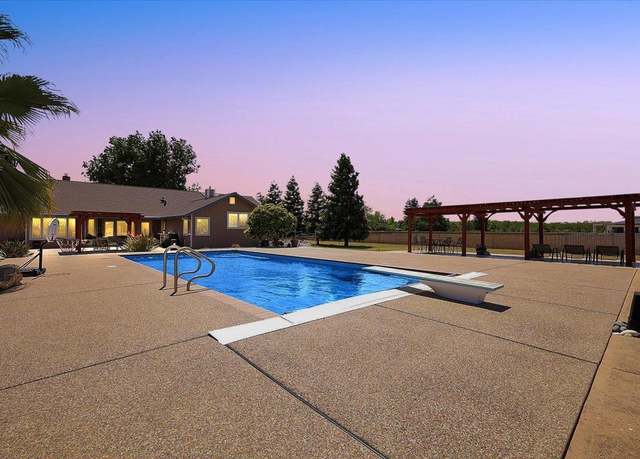 Property at 1721 Starr St, Yuba City, CA 95993, 5 beds, 3 baths