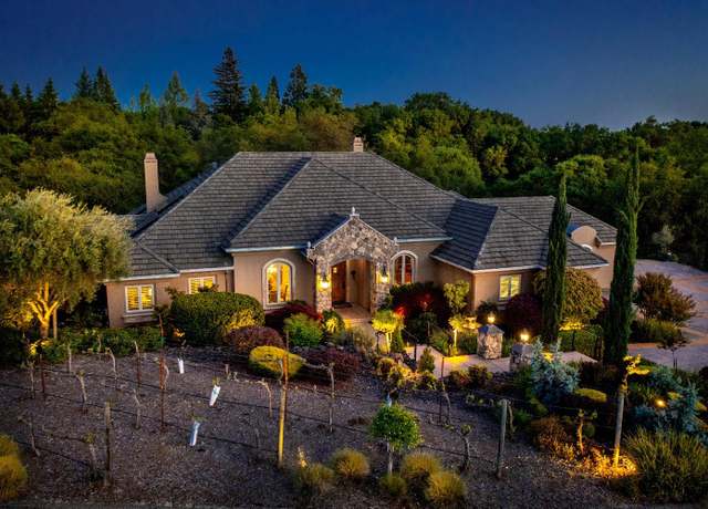 Property at 2620 Vineyard Dr, Auburn, CA 95603, 4 beds, 3.5 baths