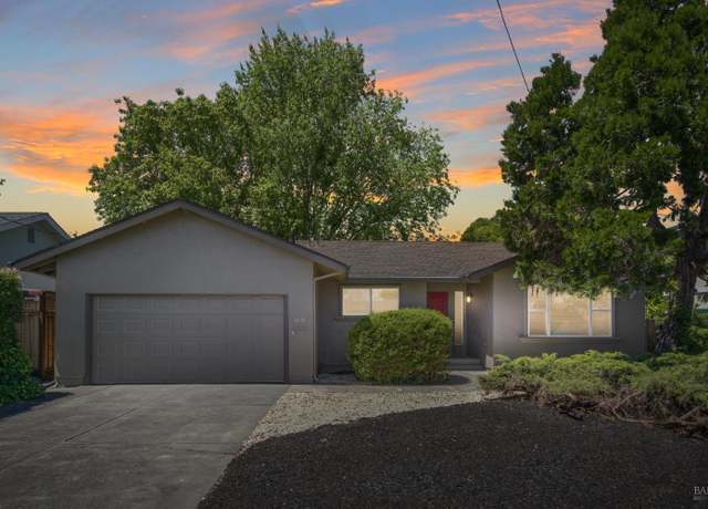 Property at 1611 Lang Ct, Santa Rosa, CA 95401, 3 beds, 2 baths