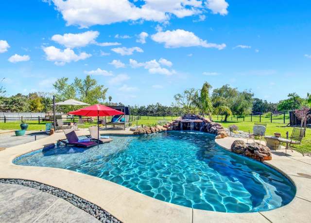 Property at 19033 Hillcrest Dr, Woodland, CA 95695, 5 beds, 3 baths