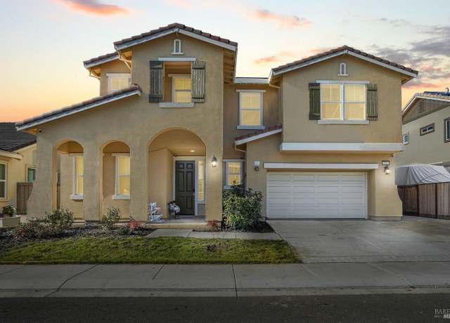 Property at 724 Razorbill St, Vacaville, CA 95688, 5 beds, 4.5 baths