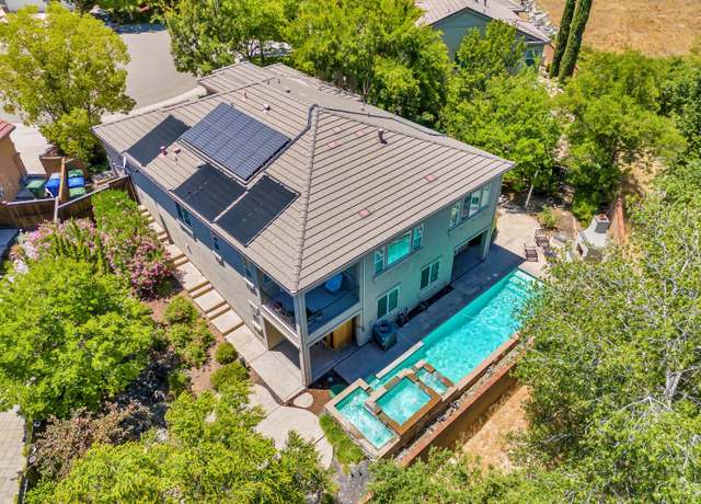 Property at 674 Burlond Ct, Folsom, CA 95630, 5 beds, 3.5 baths