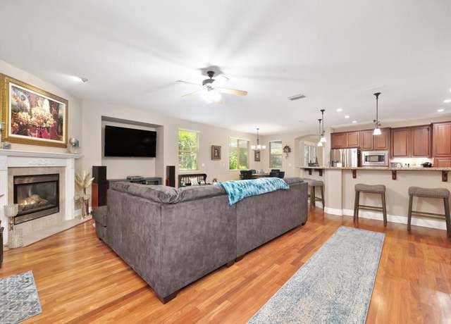 Property at 299 Katarina Ln, Folsom, CA 95630, 4 beds, 2 baths