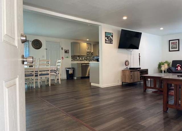 Property at 604 Pringle Ave #94, Galt, CA 95632, 3 beds, 2 baths