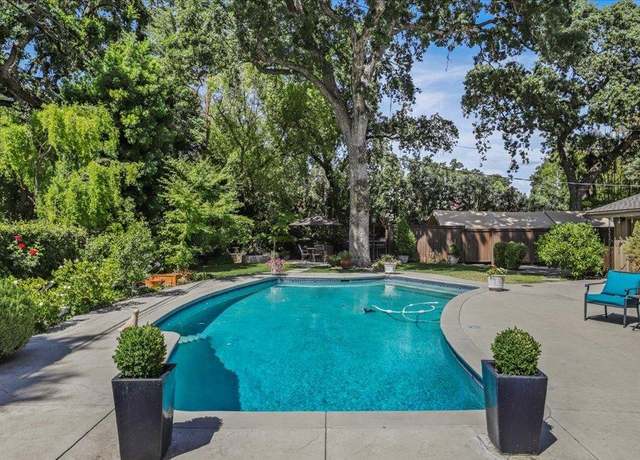 Property at 7209 Woodside Dr, Stockton, CA 95207, 4 beds, 2.5 baths