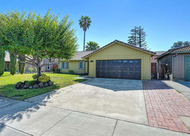 Property at 2830 Lincoln Blvd, Tracy, CA 95376, 3 beds, 2 baths