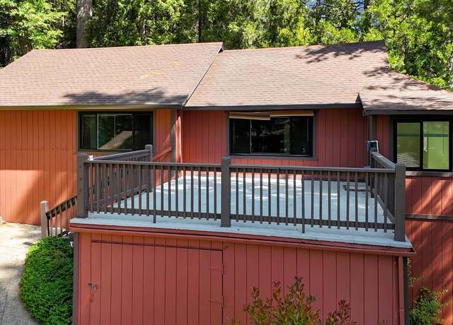 Property at 224 Manor Dr, Grass Valley, CA 95945, 3 beds, 2.5 baths