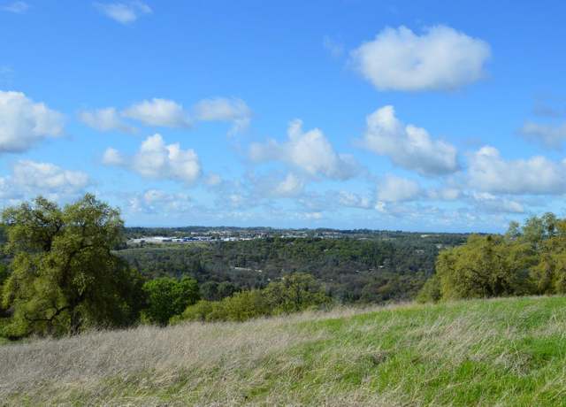 Property at 4 La Dolce Vita Pl, Auburn, CA 95602