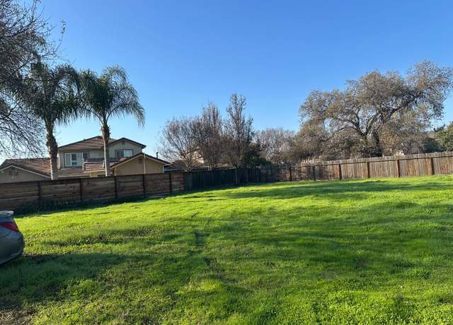 Property at 977 N Canyon Dr, Modesto, CA 95351