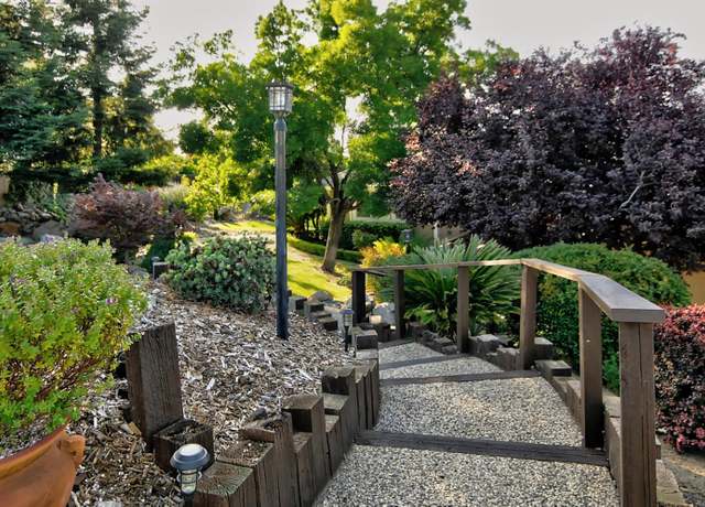 Property at 12495 Oak Mist Ln, Auburn, CA 95602, 3 beds, 2 baths