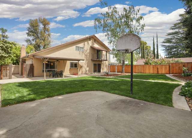 Property at 1122 W Turner Rd, Lodi, CA 95242, 3 beds, 3 baths