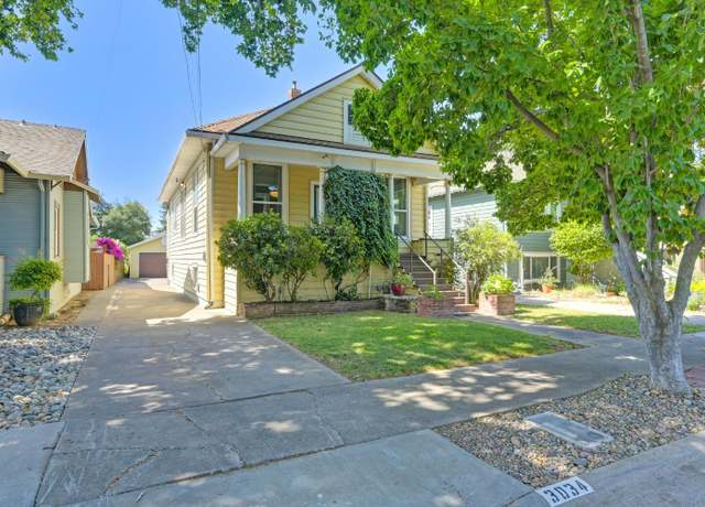 Property at 3034 9th Ave, Sacramento, CA 95817, 2 beds, 2 baths
